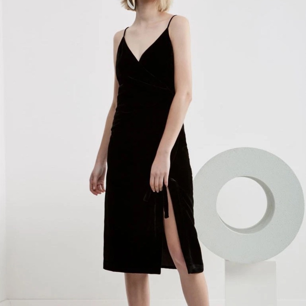 C/MEO Collective Black Velvet Spaghetti Strap Wrap Midi Dress Size XXS